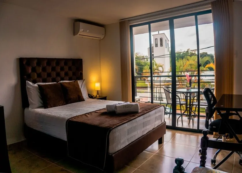 Hotel Alamos Del Parque - Image 1