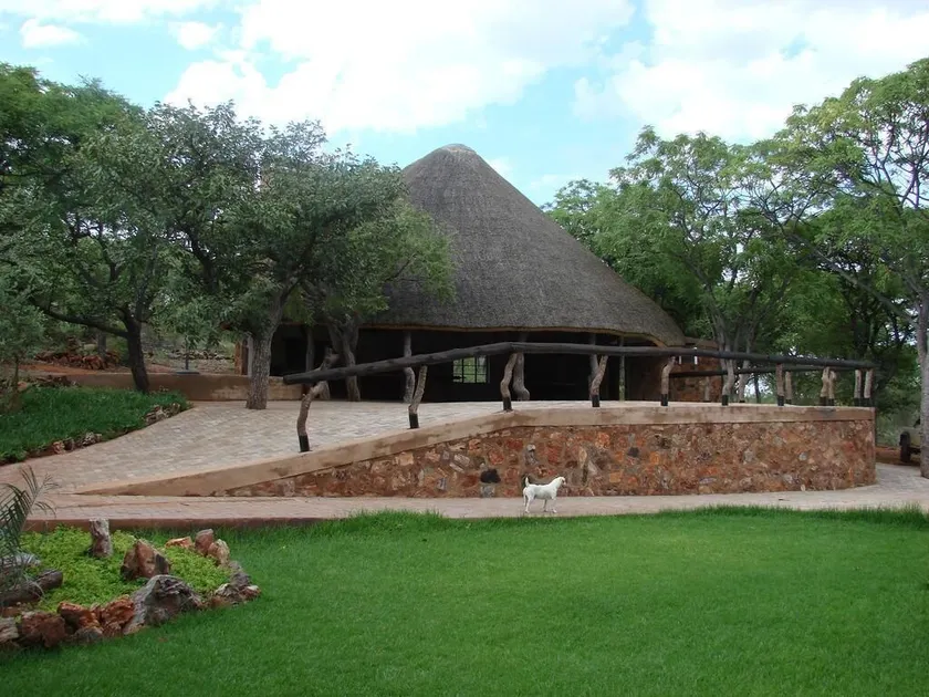 Onduri Lodge - Image 1