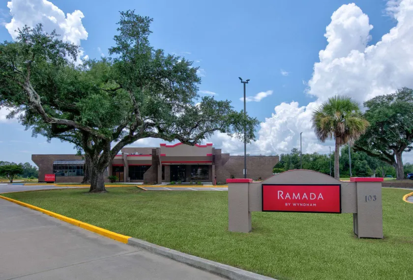 Ramada by Wyndham Diamondhead I-10 Gulfport - Image 1
