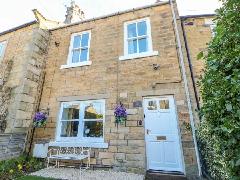 Elm Cottage - Image 1