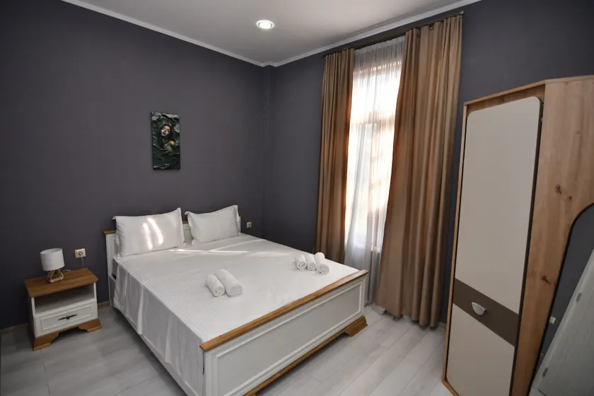 Astoria Hotel - Image 1