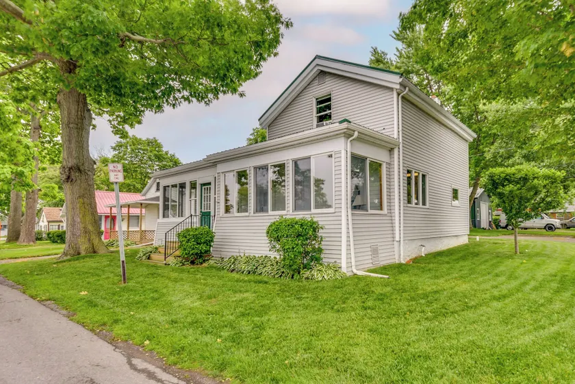 Point Breeze Vacation Rental, Walk to Lake Ontario - Image 1