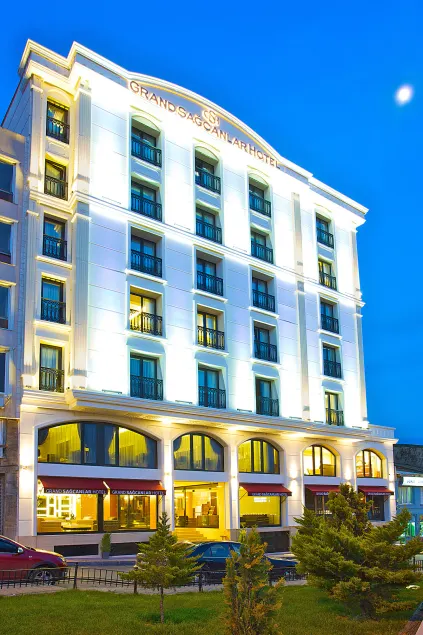 Grand Sagcanlar Hotel - Image 1