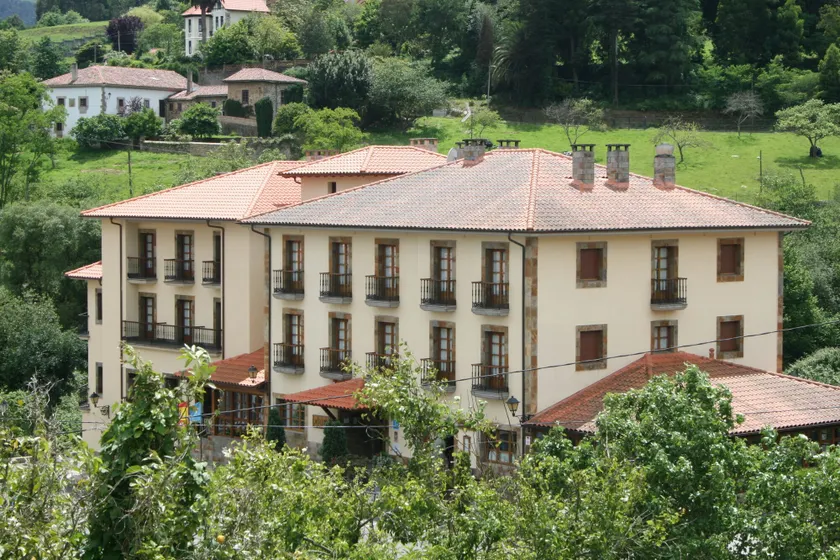 Hotel Valle Las Luiñas - Image 1