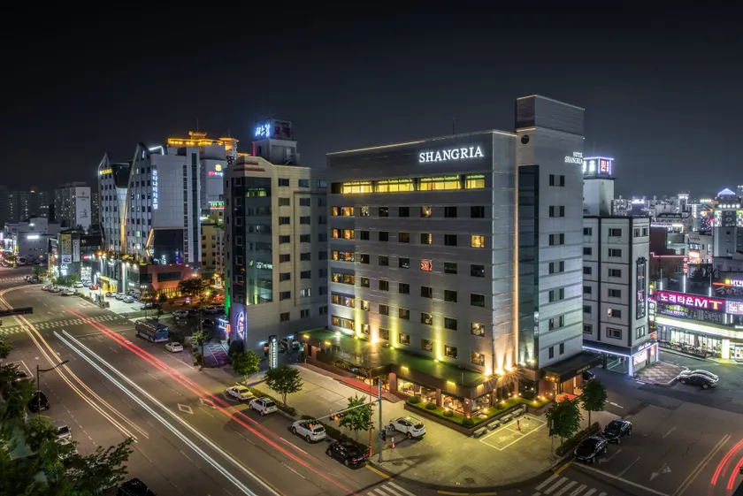 Shangria Beach Tourist Hotel - Image 1