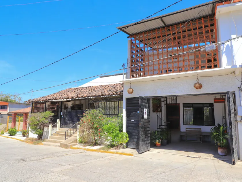 BM Zihua Casa de Huéspedes - Image 1