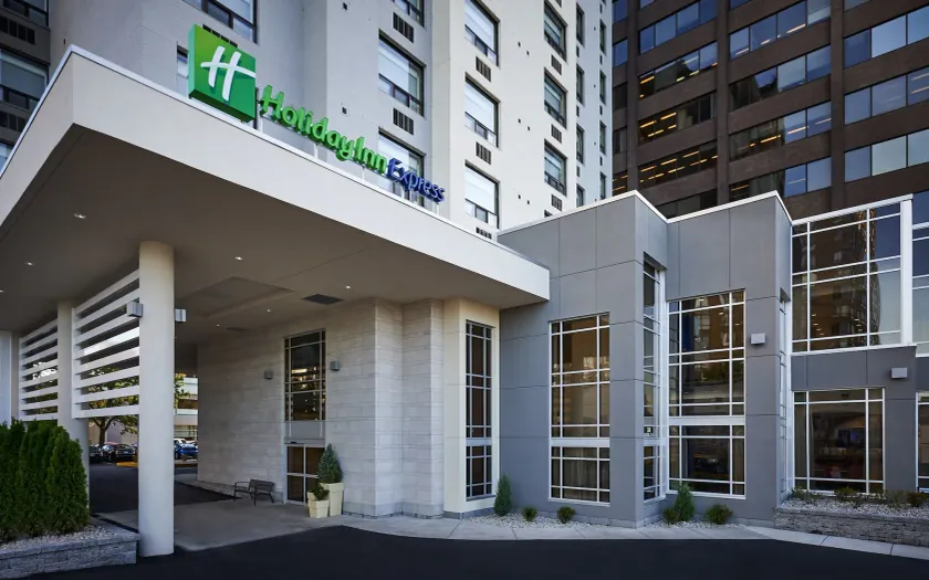 Holiday Inn Express Windsor Waterfront by IHG - Image 1