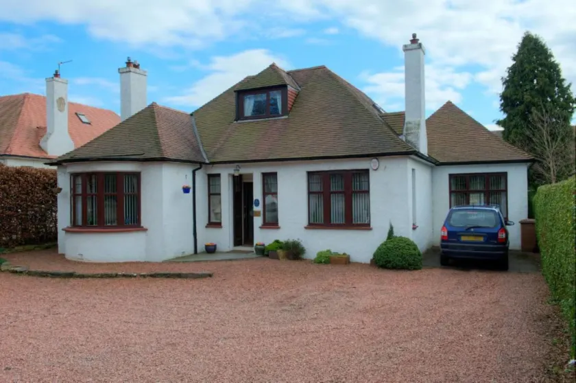 Acer Lodge Guest House - Image 1