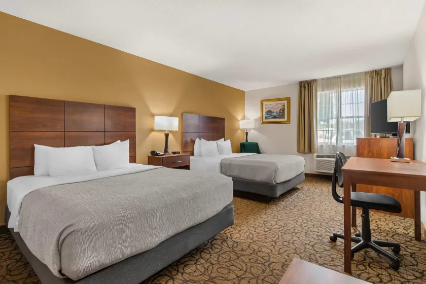 Quality Inn & Suites Manistique - Image 1