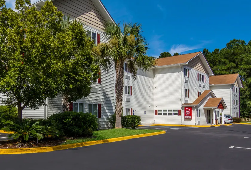 Red Roof Inn I-95 North Brunswick Darien - Image 1