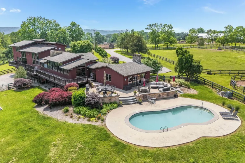 6,000-sq-ft Estate in Delaware River Valley - Image 1