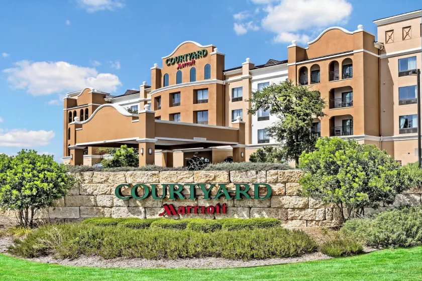 Courtyard by Marriott San Antonio SeaWorld Westover Hills - Image 1