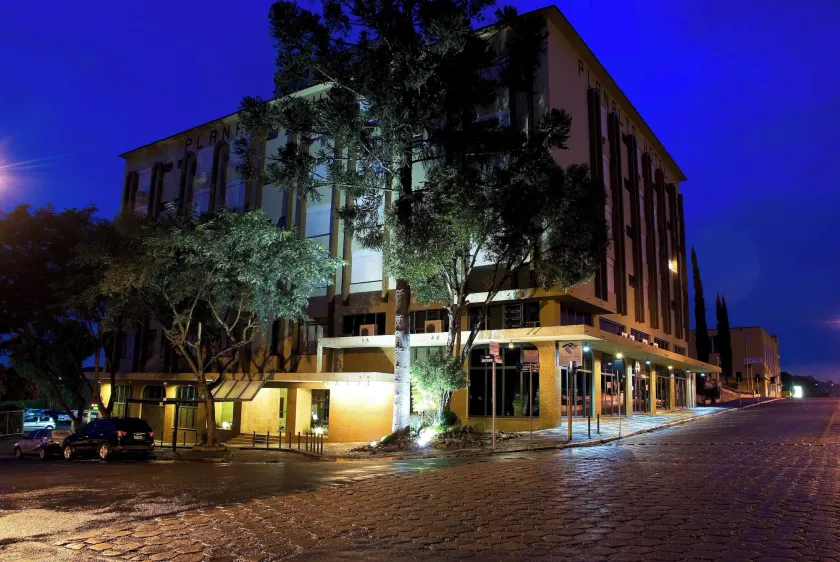 Planalto Hotel - Image 1