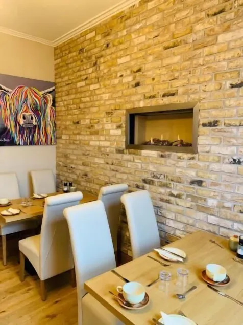 Lakeview Guest House - Image 1