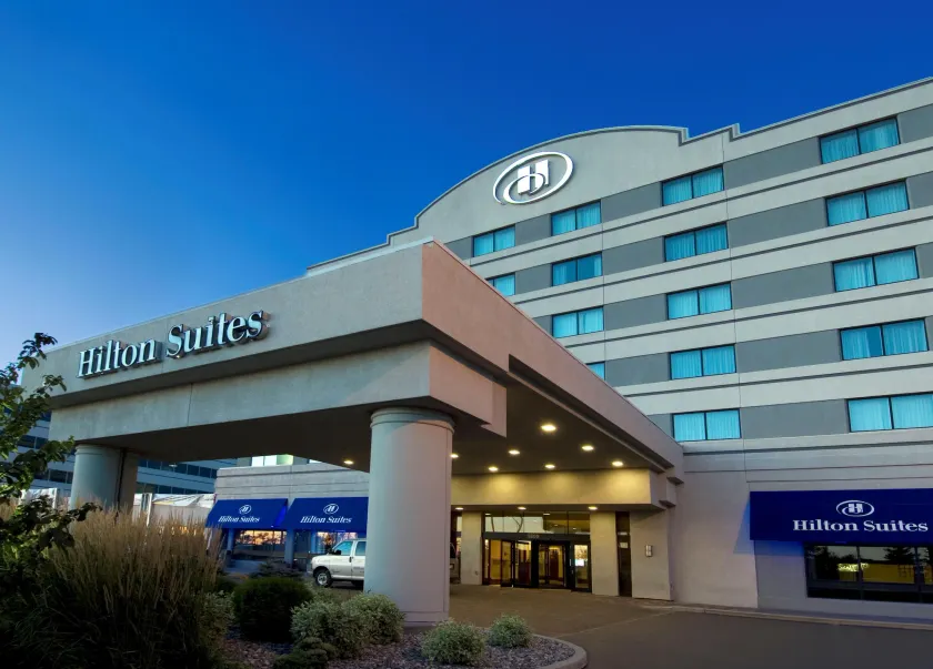 Hilton Winnipeg Airport Suites - Image 1