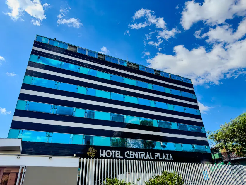 Hotel Central Plaza Medellin - Image 1