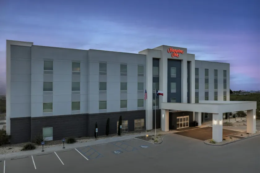 Hampton Inn Monahans - Image 1