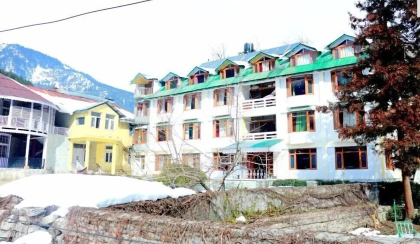 Zarim Hotel Manali - Image 1