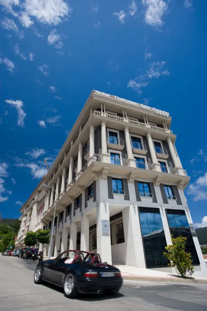 Hotel Bienestar Moaña Thalasso Spa - Image 1