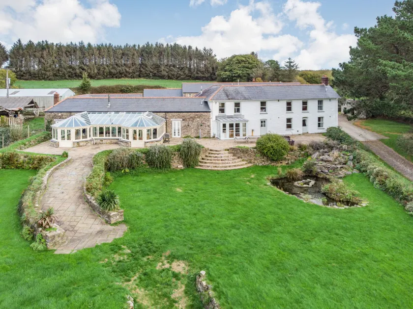 Tregoninny Vineyard and Woodland Farmhouse - Image 1