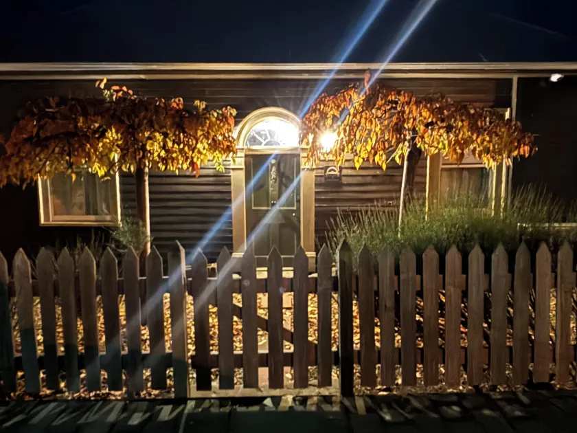 Robinson Cottage - Image 1