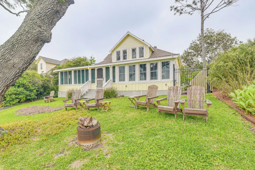 Galveston Bay Retreat: Historic La Porte Home! - Image 1