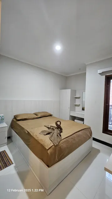 Omah Joglo Bugis Guest House Syariah Cafe & Resto - Image 1