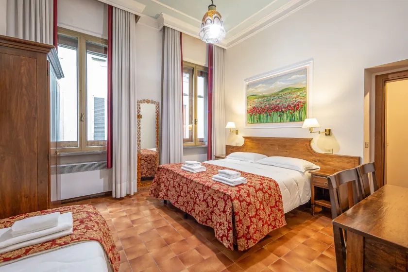 Hotel City - Image 1