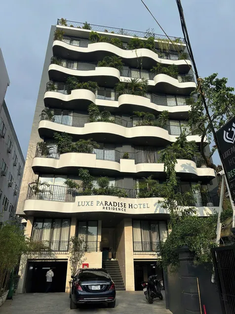 Luxe Paradise Suites To Ngoc Van - Image 1