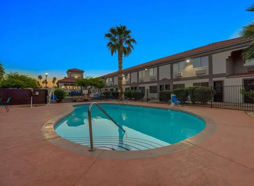 Americas Best Value Inn Apache Junction - Image 1