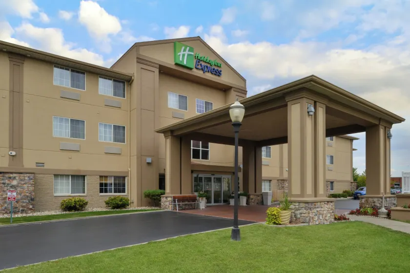 Holiday Inn Express Hotel & Suites-Saint Joseph by IHG - Image 1