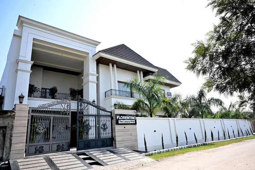 FLORENTINO The Luxury Villa - Image 1