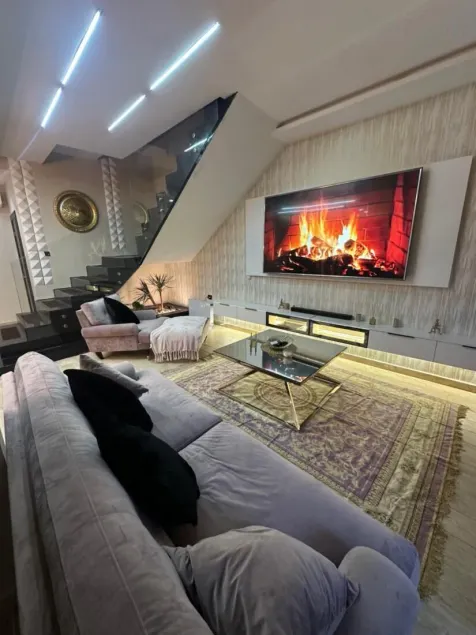 Luxury Central Cosy Villa - Image 1