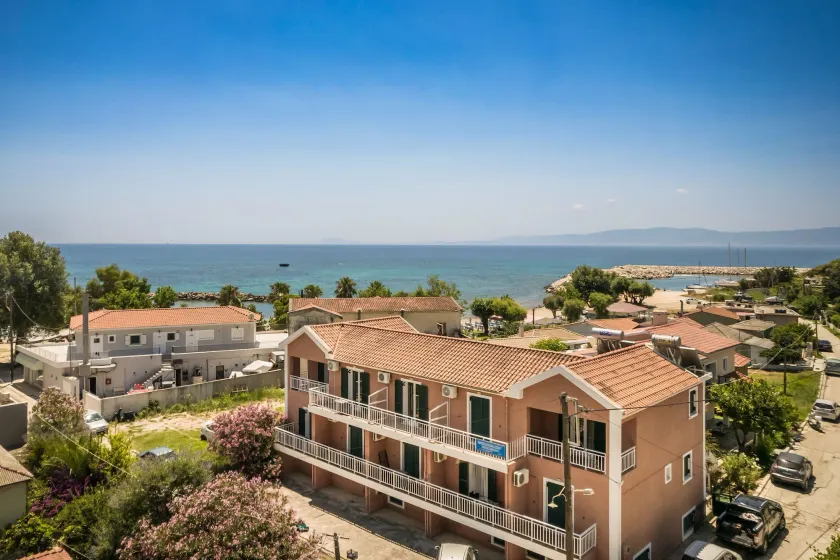 Rosilion Studios & Apartments - Image 1