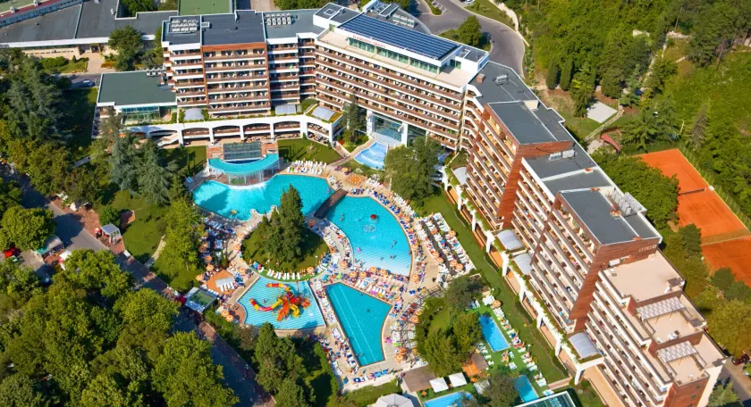 Flamingo Grand Hotel & Spa - Image 1