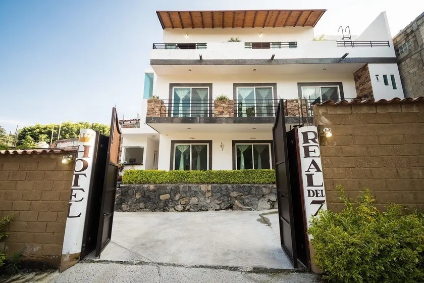 Hotel Casa Maximiliano - Image 1