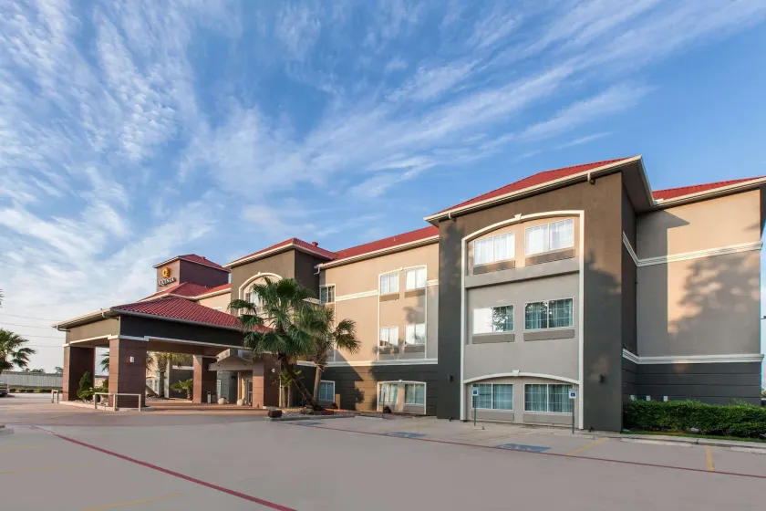 La Quinta by Wyndham Houston New Caney - Image 1