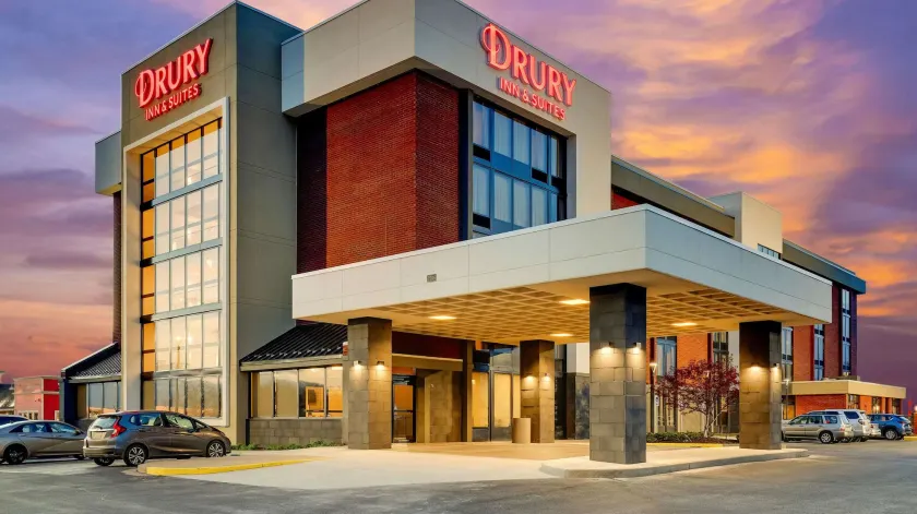 Drury Inn & Suites Marion - Image 1