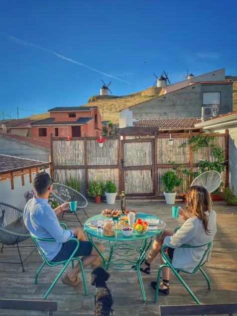 Apartamentos Oncemolinos con desayuno - Image 1