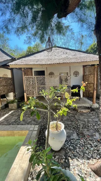 Café Gili Beach Bungalows - Image 1