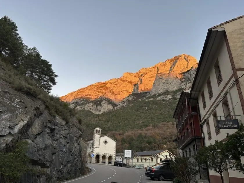 Hotel-Restaurante Badain - Image 1