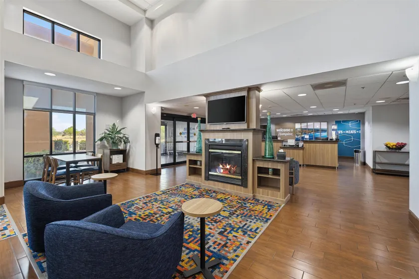 Hampton Inn And Suites Madera - Image 1