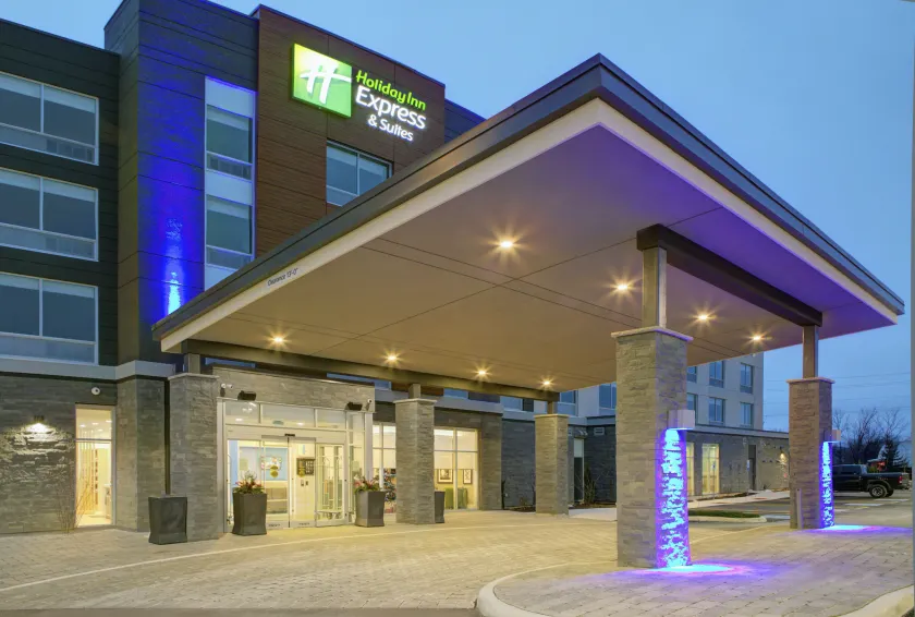 Holiday Inn Express & Suites - Collingwood - Image 1