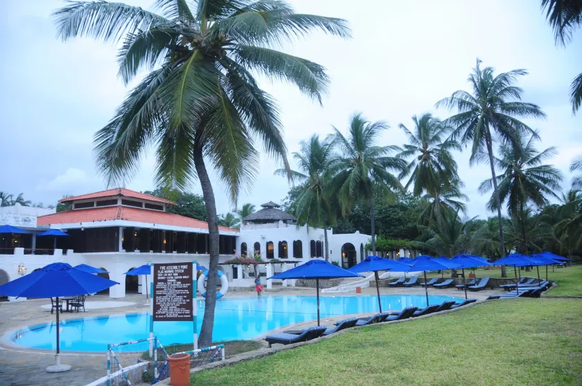 Jacaranda Indian Ocean Beach Resort - Image 1