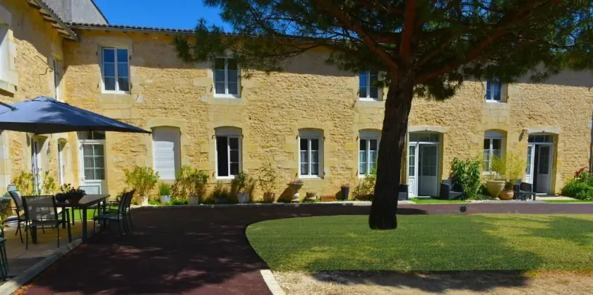 Jardin d'arcy - chambres d'hôtes avec piscine et SPA - Image 1