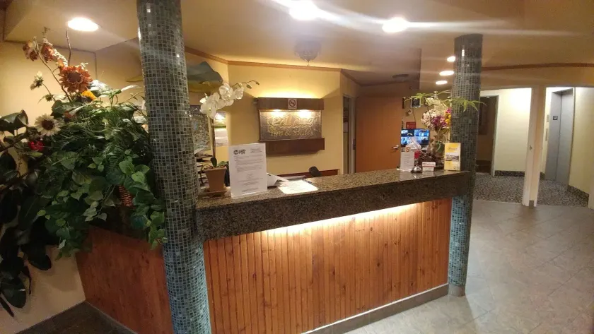 Palace Inn & Suites - Image 1