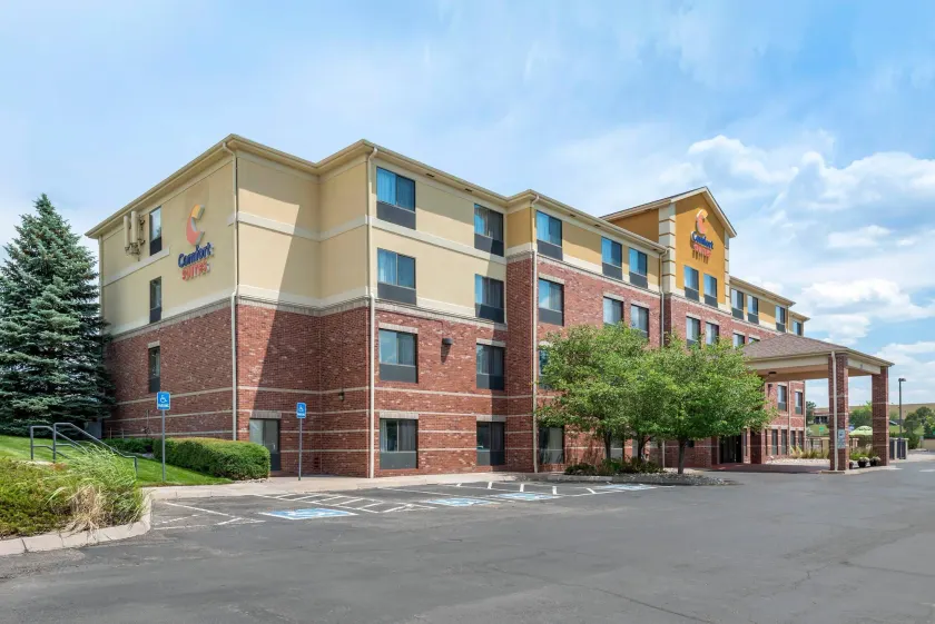 Comfort Suites Highlands Ranch Denver Tech Center Area - Image 1