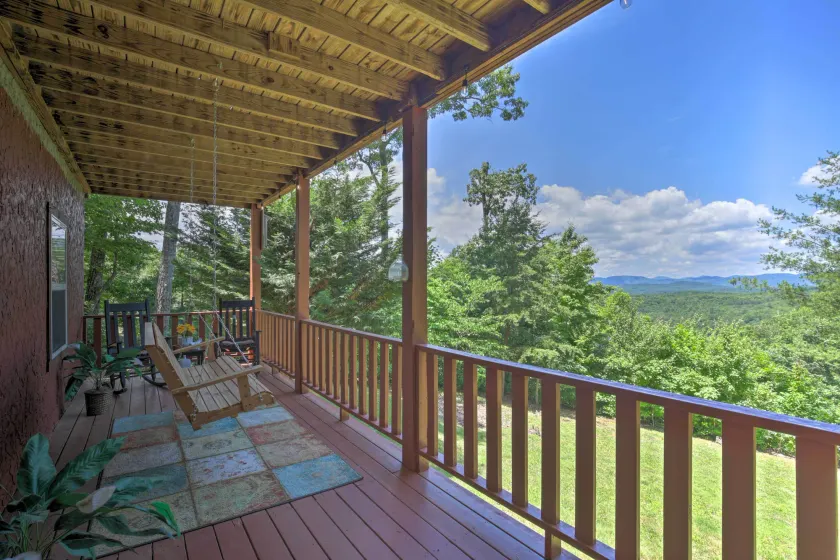Game Room & Fire Pit: Picturesque Cabin in Murphy - Image 1