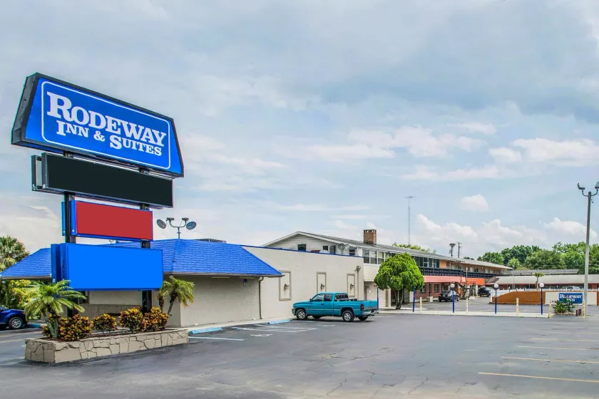 Rodeway Inn & Suites Winter Haven Chain of Lakes - Image 1