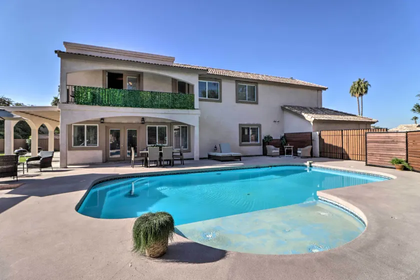 Lavish Family Escape w/ Game Room in Avondale! - Image 1